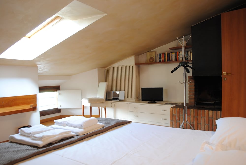 Economy Double Room, Private Bathroom photo 1