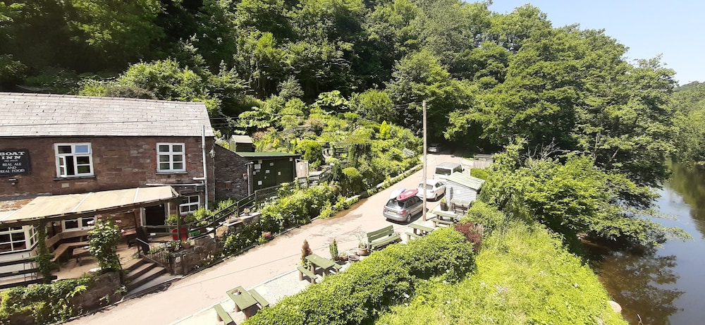 Classic Cottage, Private Bathroom, River View photo 2