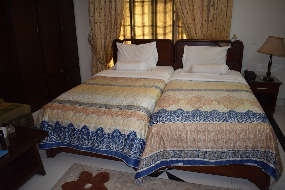 Twin Room - Photo 2