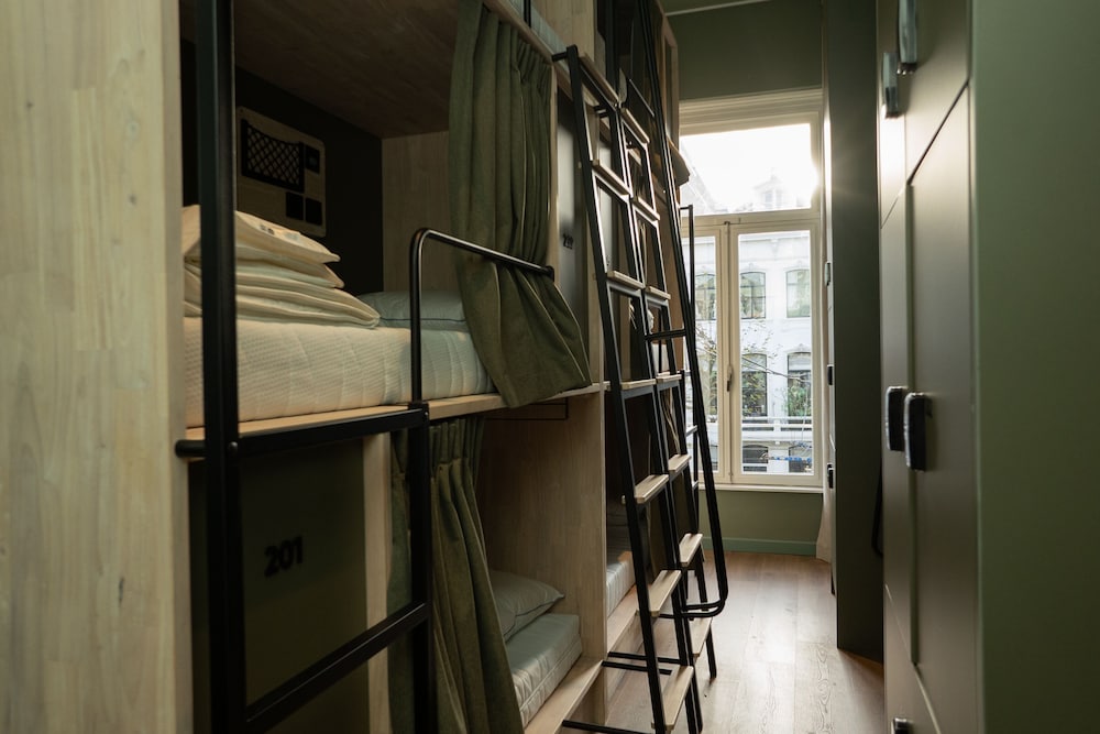 Bed in Unisex Dorm 16-Beds