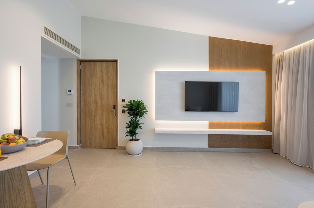 Beachcomber Suite - Beachfront with Private Pool - Photo 8