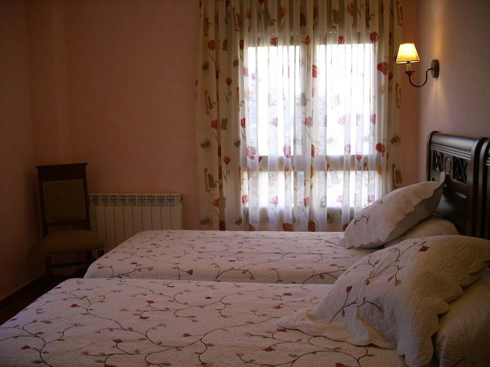 Standard Twin Room photo 2