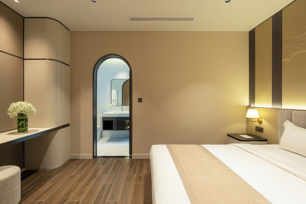 Superior Double Room, 1 Queen Bed, Non Smoking, No Windows