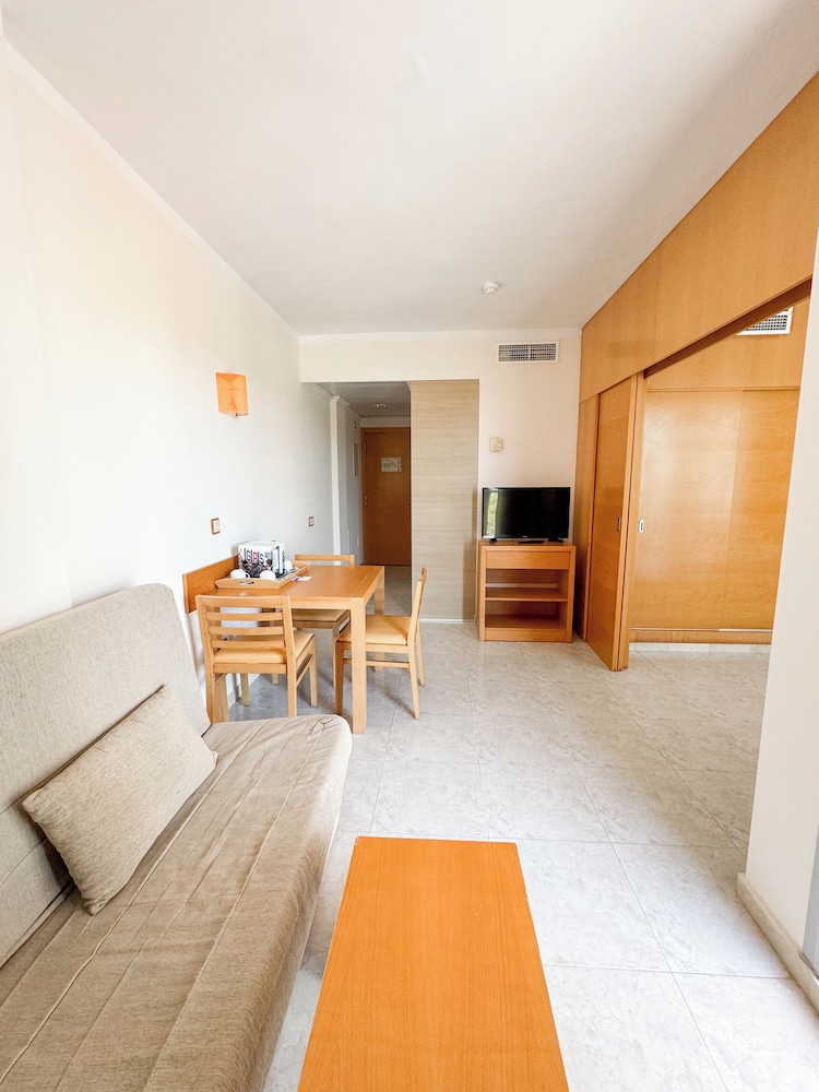Apartment, 1 Bedroom - Photo 2
