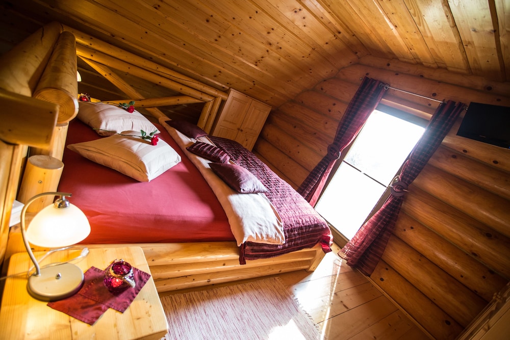 Luxury Chalet, Lake View (Water Bed and Sofa Bed)