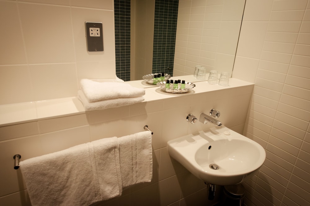 Standard Twin Room - Photo 3