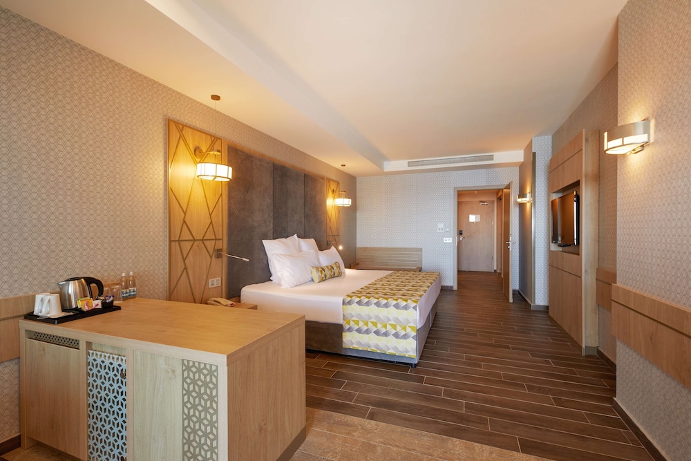 Junior Suite (1 Adult) photo 2
