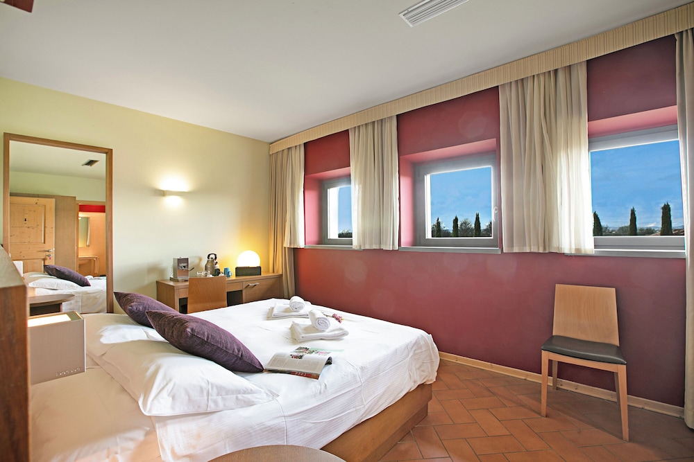 Family Room, Multiple Bedrooms (Standard Double Tulipano)