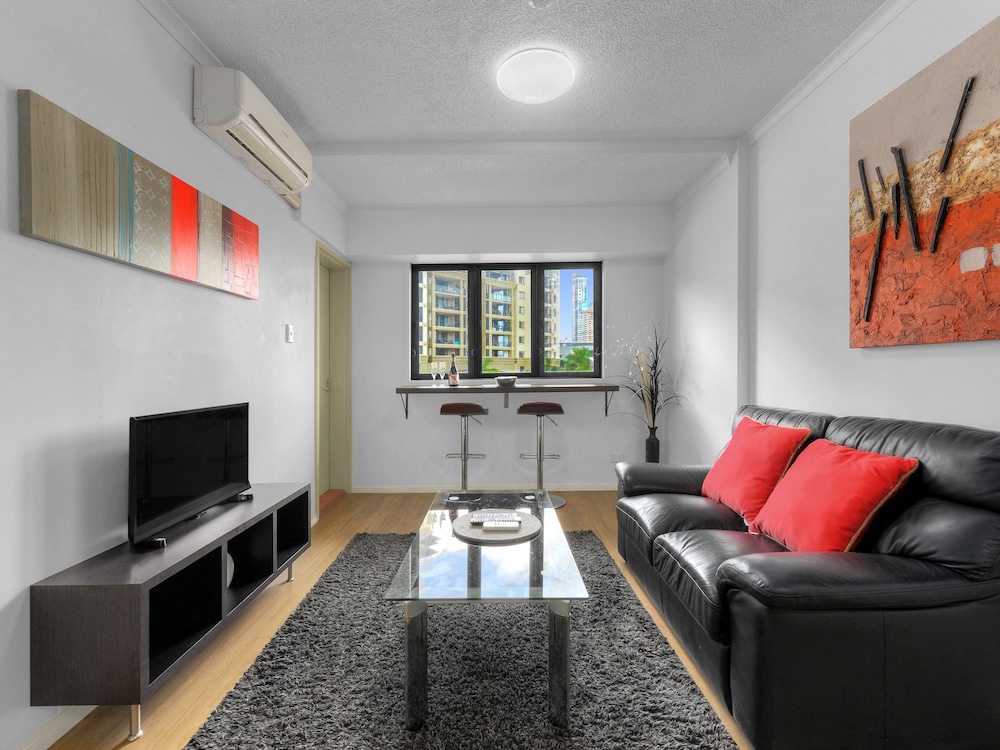 One Bedroom Apartment - Photo 8