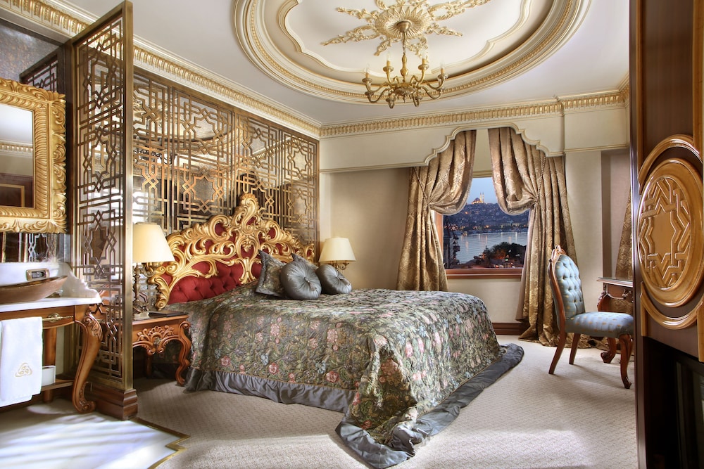 Grand Deluxe Room with Golden Horn View photo 1