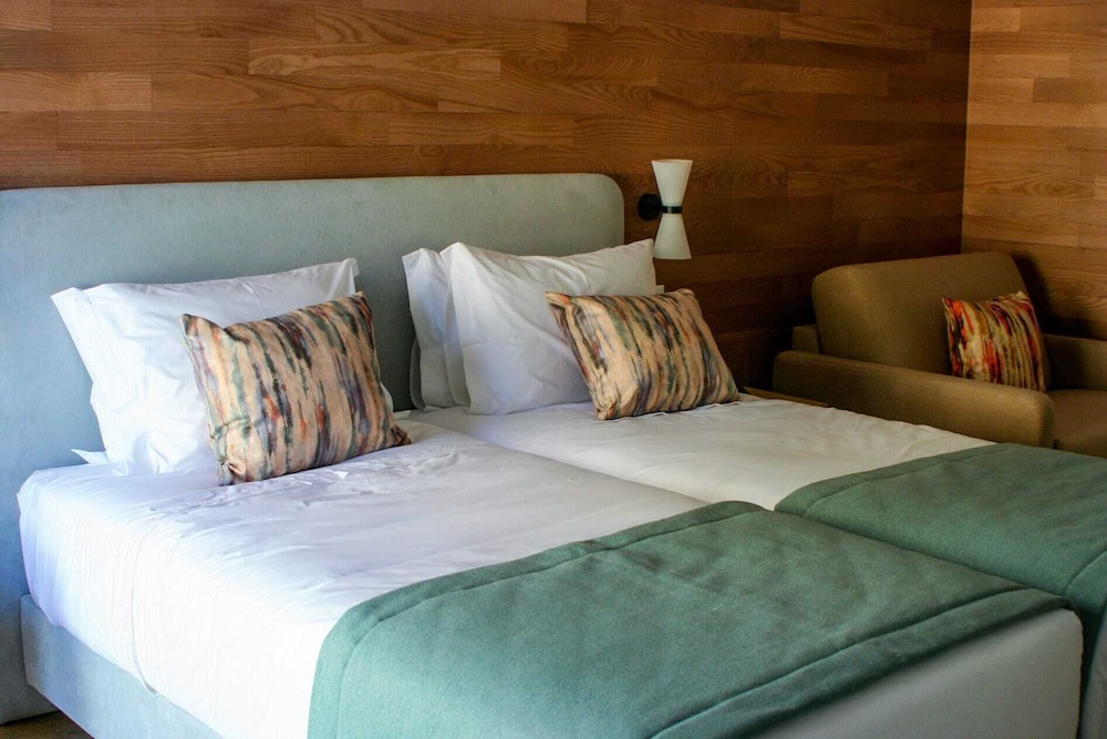 Standard Twin Room - Photo 1