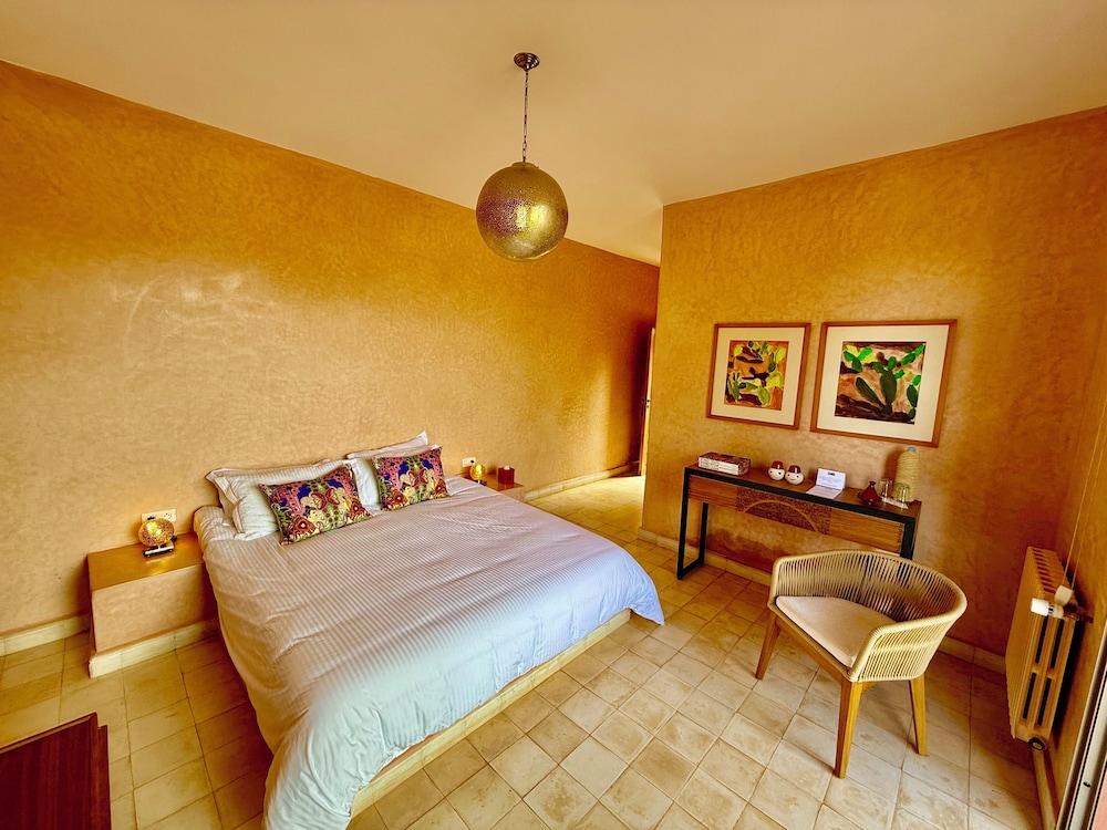 Deluxe Room, Lake View photo 1