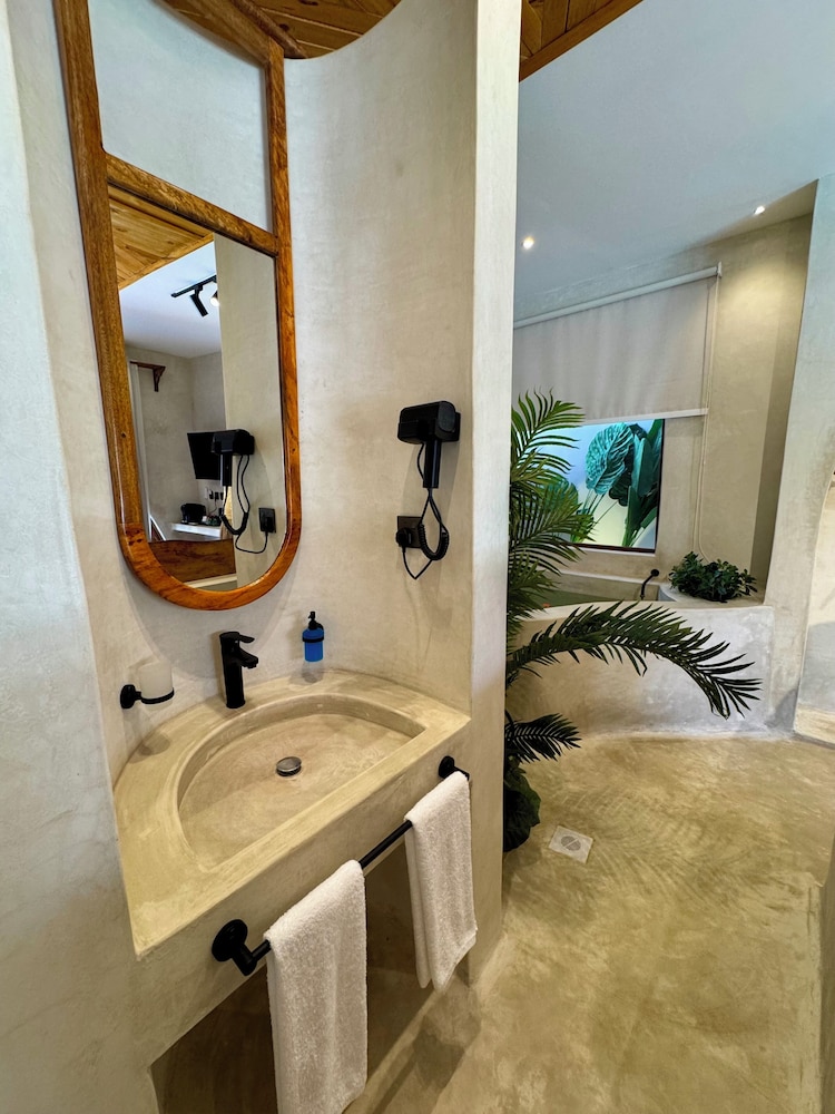 Deluxe Double Room, Pool View
