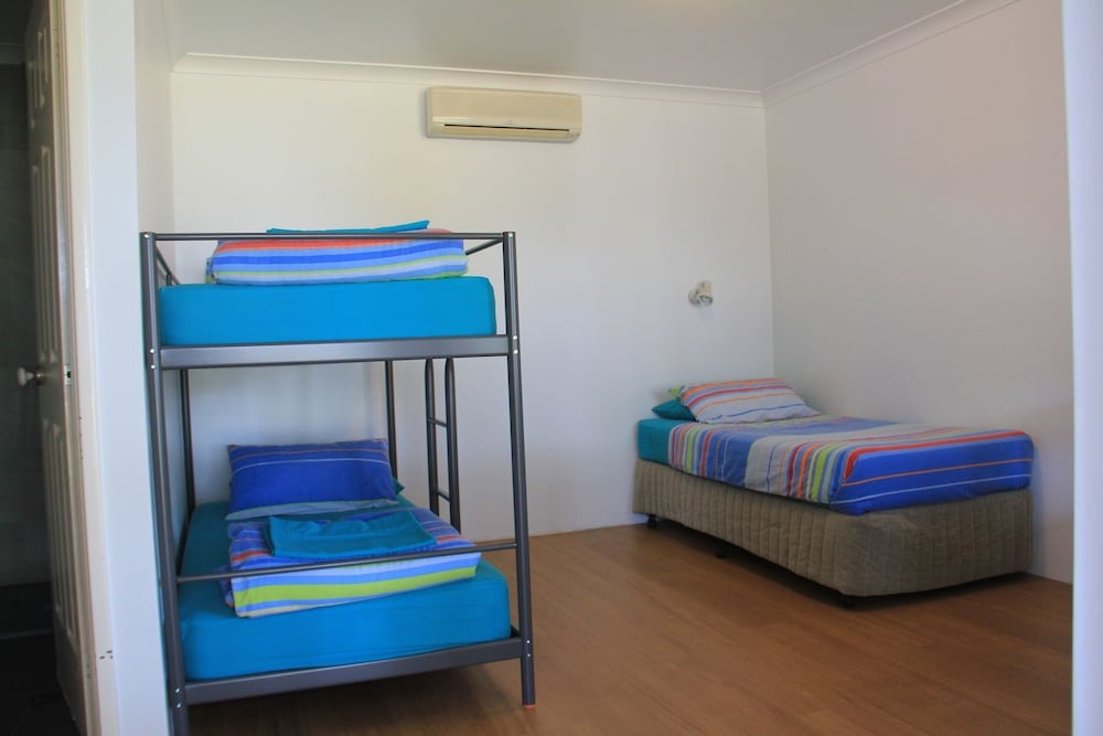 Economy Triple Room