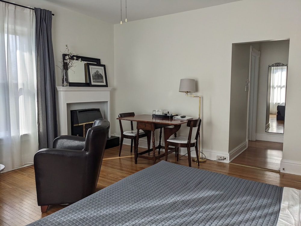 Double Room, Ensuite (Kennedy) photo 3