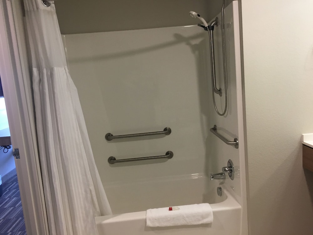 Room, 2 Queen Beds, Accessible, Non Smoking photo 3