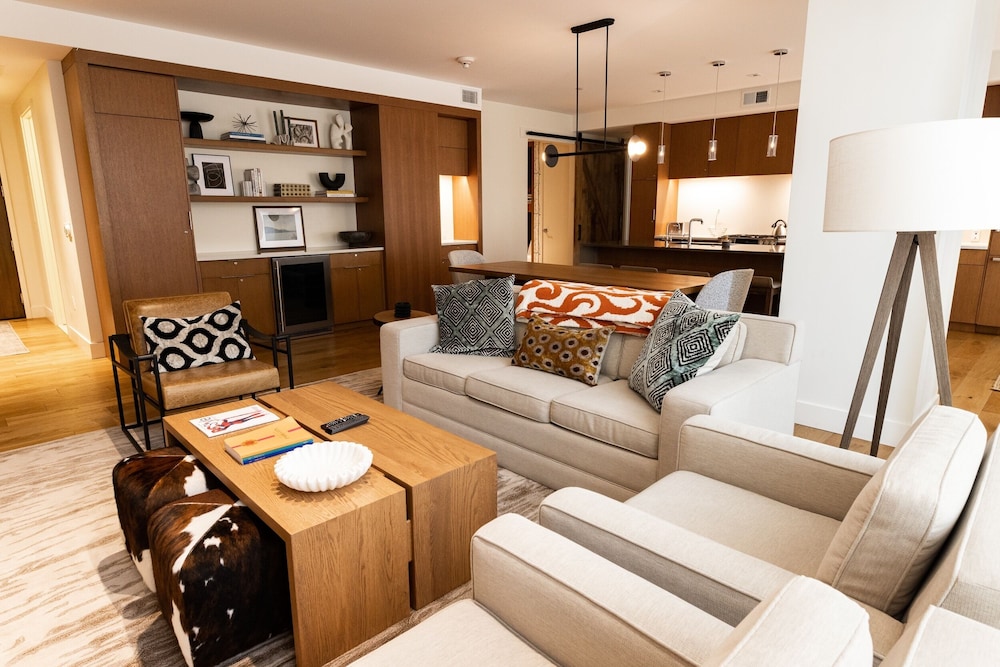Condo, 3 Bedrooms