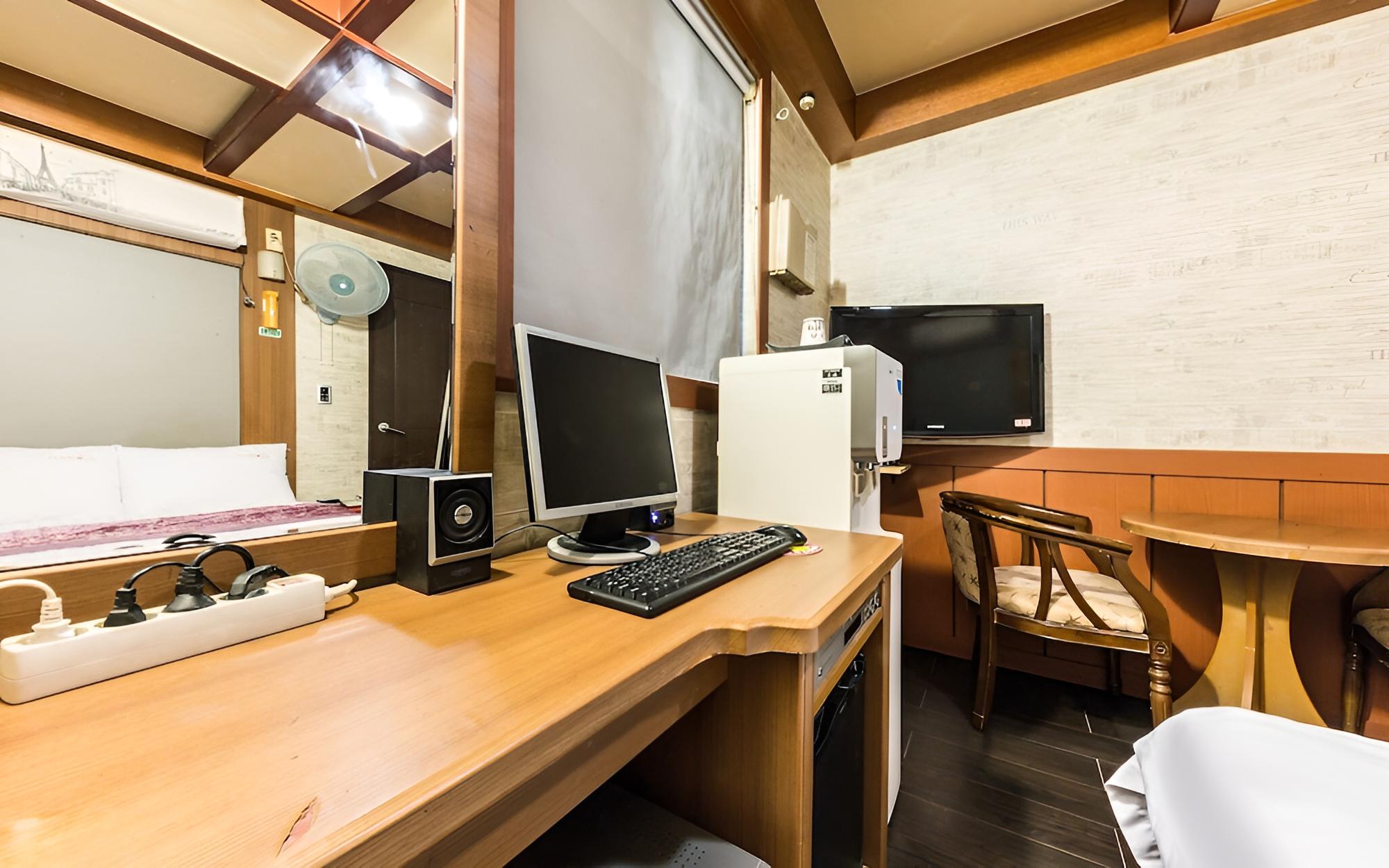 Room (Standard Room) - Photo 4