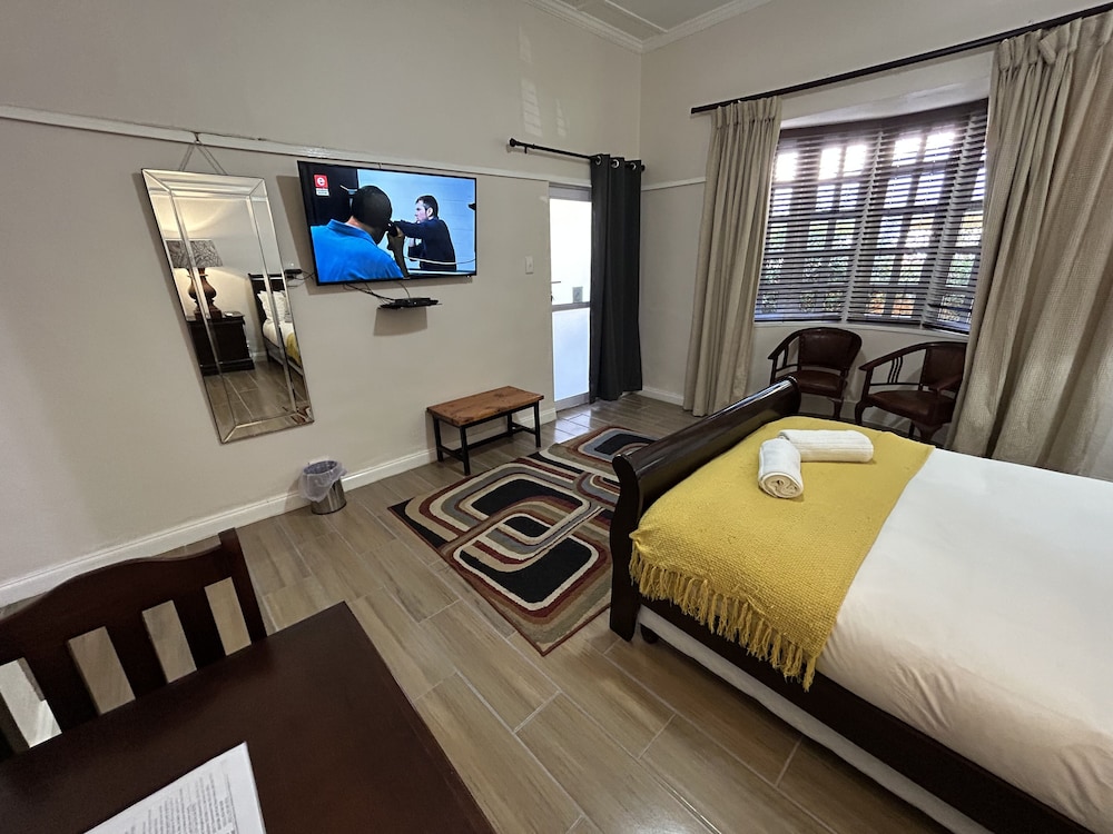 Executive Double Room, 1 Queen Bed, Non Smoking, Ensuite photo 3