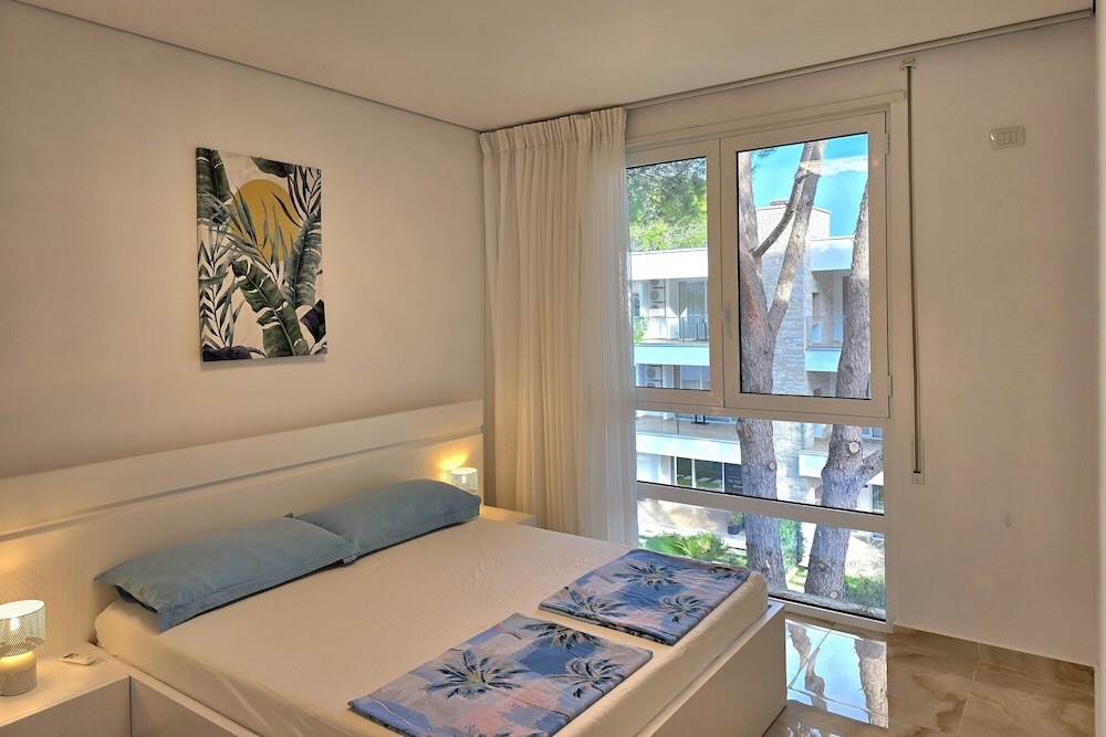 Family Apartment, Multiple Bedrooms (SanPietro Holiday Homes 285)