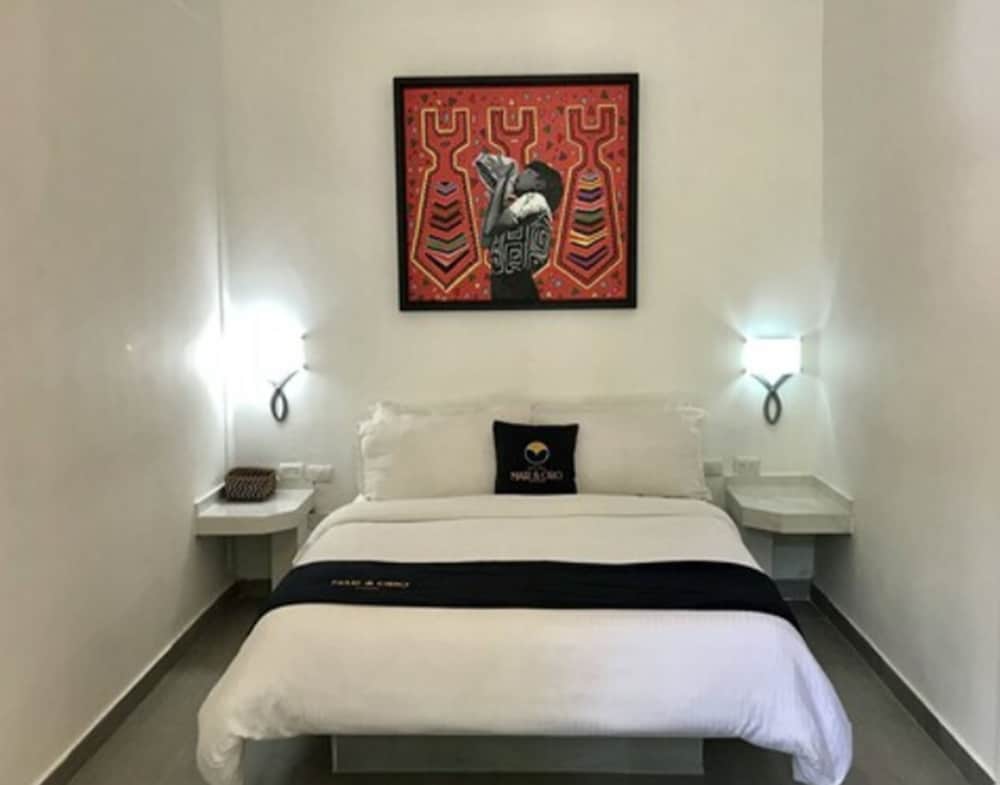 Basic Room1 Queen Bed Patio View photo 1