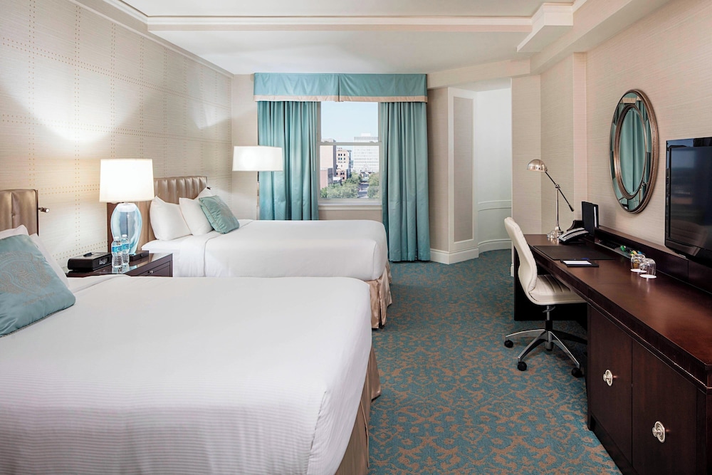 Room, 2 Queen Beds, City View