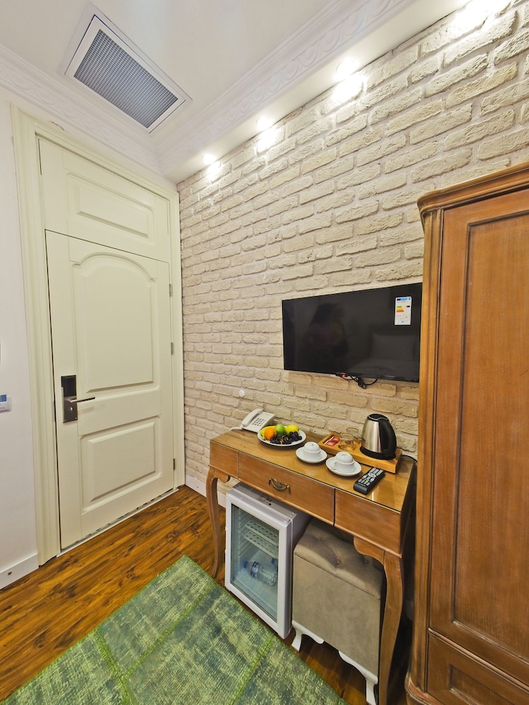 Economy Double Room photo 2