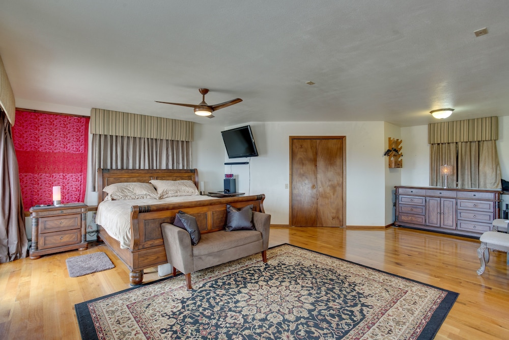 House (4 Bedrooms) photo 1