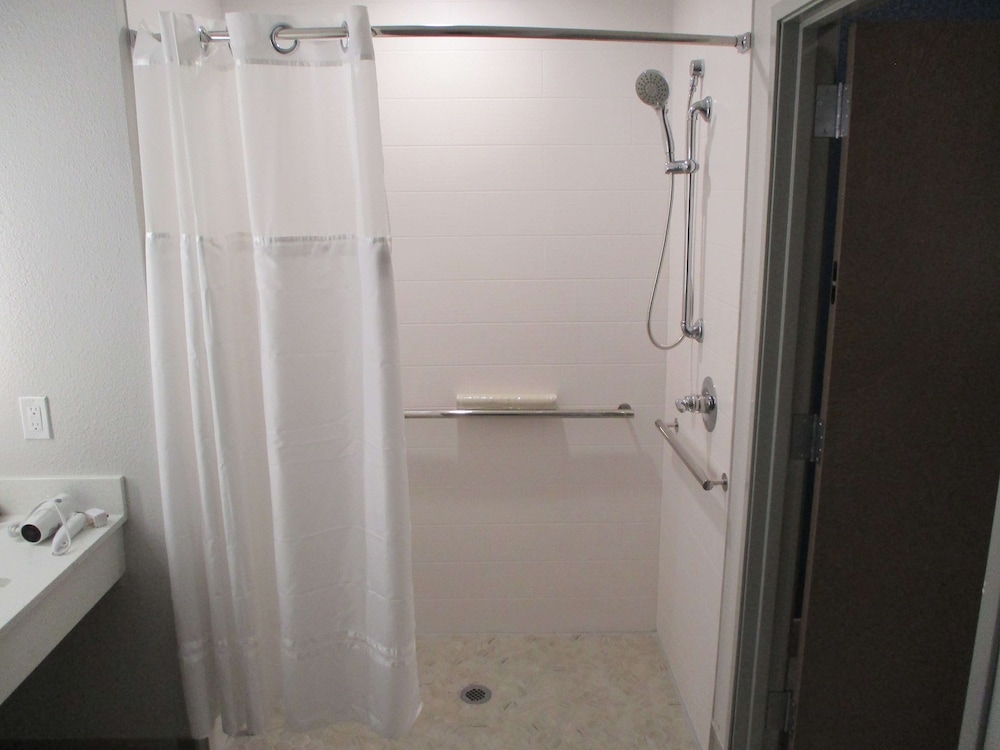 Suite, 2 Queen Beds, Accessible, Refrigerator & Microwave