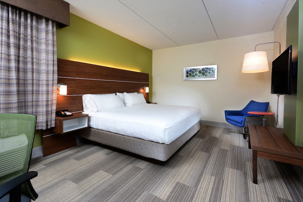 Standard Room, 1 King Bed, Accessible (Communications, Accessible Tub) - Photo 1
