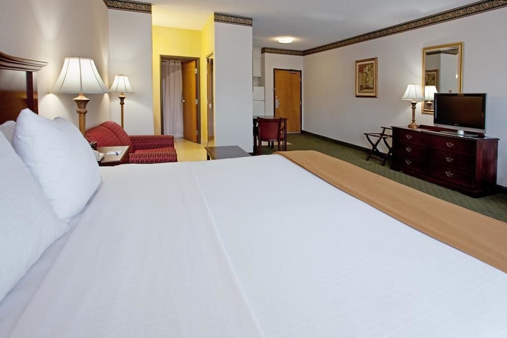 Standard Room, 1 King Bed (King Non-Smoking) photo 1