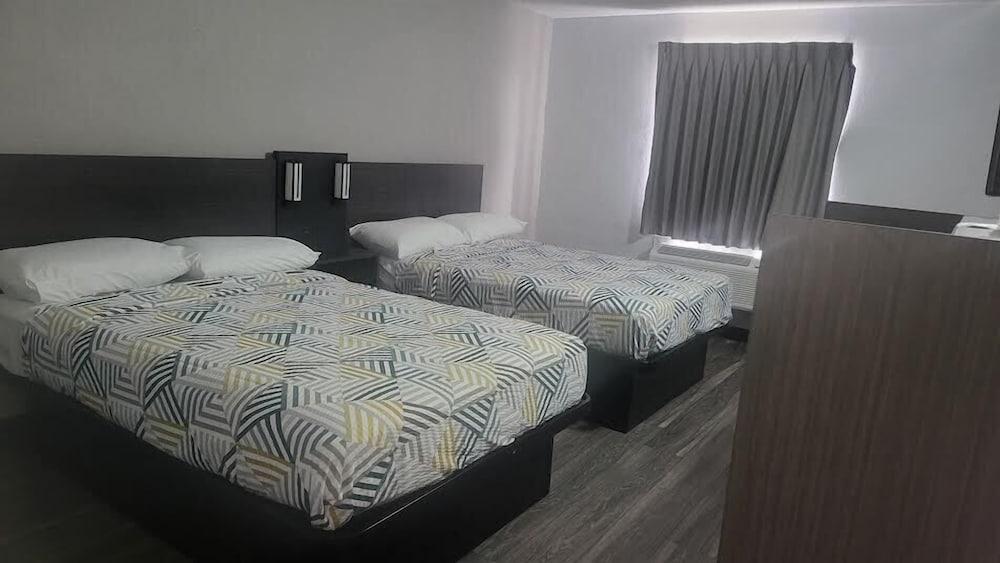Deluxe Room, 2 Double Beds, Non Smoking, Refrigerator & Microwave photo 1