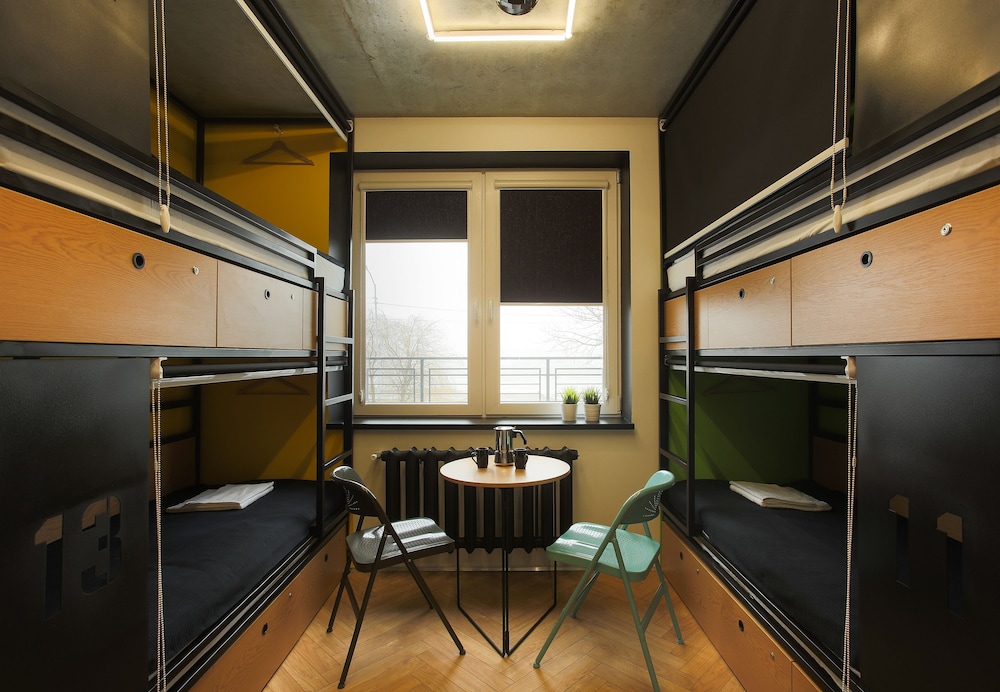 Bed in 8-bed Female Dormitory Room, River view photo 1