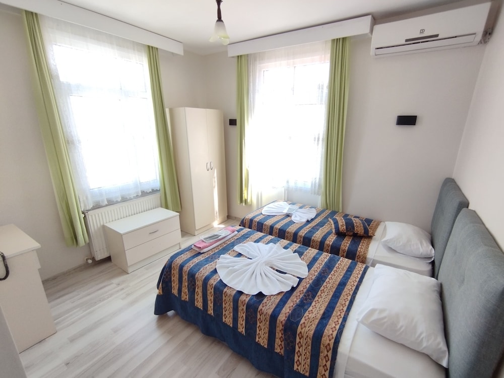 Standard Twin Room photo 2