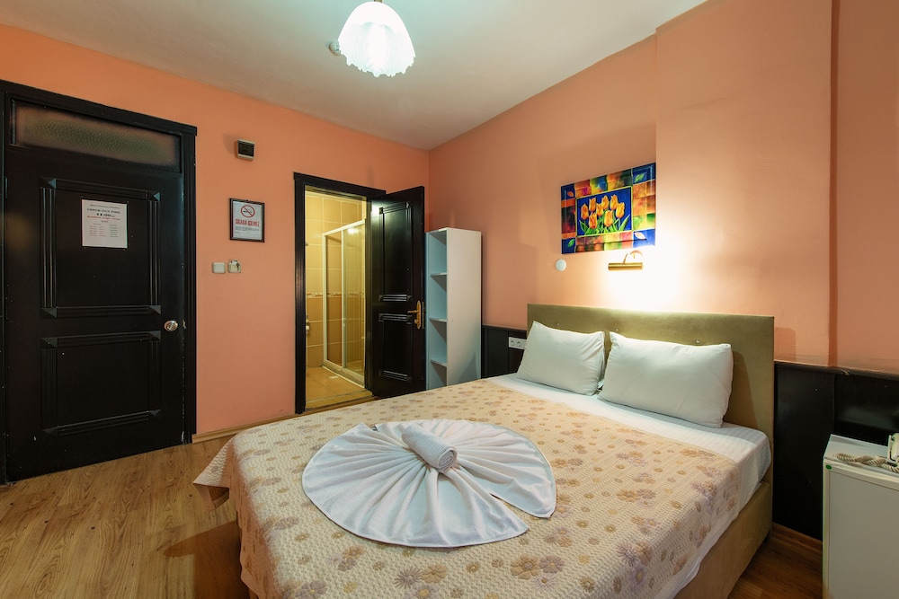 Deluxe Double Room - Photo 13