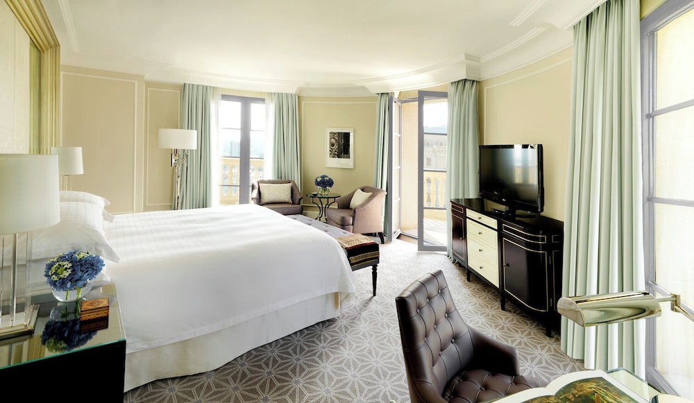 Premier Room, 1 King Bed, Park View - Photo 3