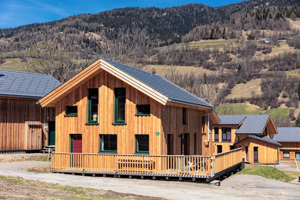 Chalet # 31b  mit 4 Schlafzimmern, IR-Sauna & Whirlpool