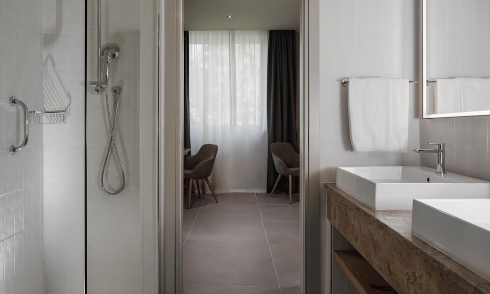 Suite, 2 Bedrooms thumbnail 5