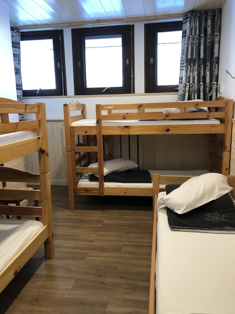 Classic Room, Shared Bathroom