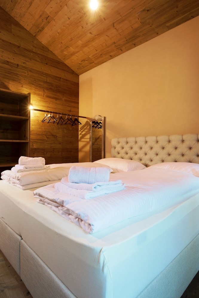 Deluxe Chalet, Multiple Bedrooms, Non Smoking, Mountain View photo 1