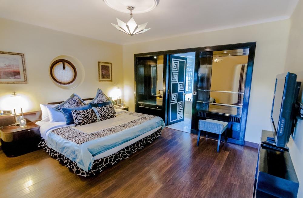 SeleQtions Suite Garden View Double Bed