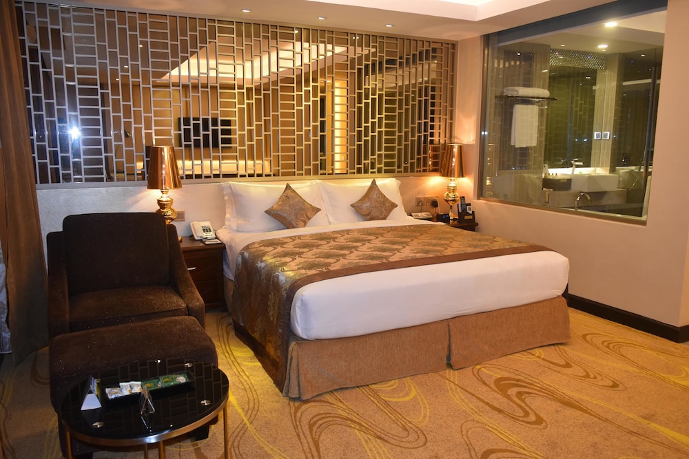Premier Room, 2 Twin Beds, Balcony, City View photo 2