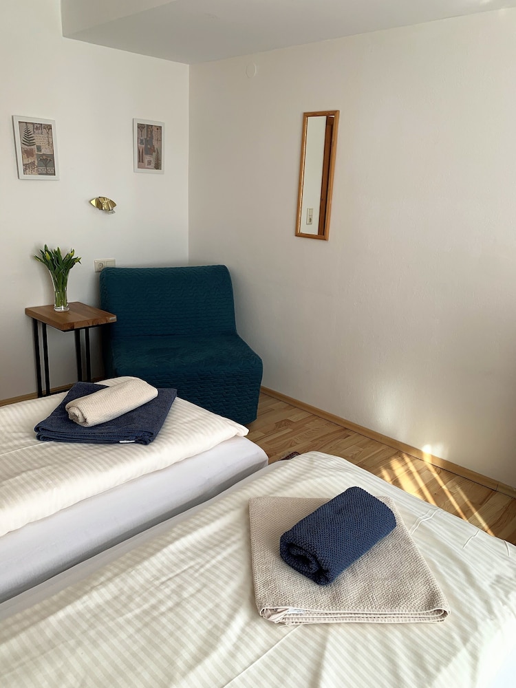 Family Apartment, 2 Bedrooms, Kitchenette, Mountain View photo 3