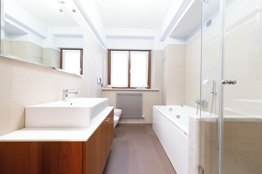 Luxury Condo photo 2