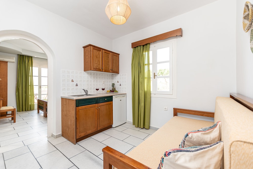 Studio for 3 people