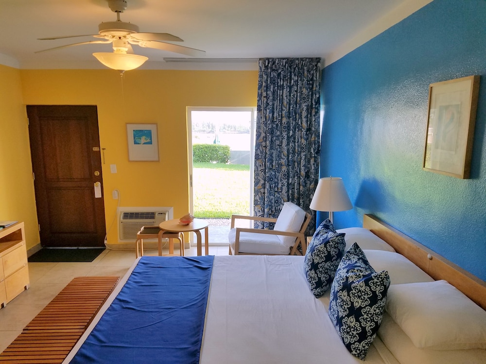 Standard Room, 1 King Bed