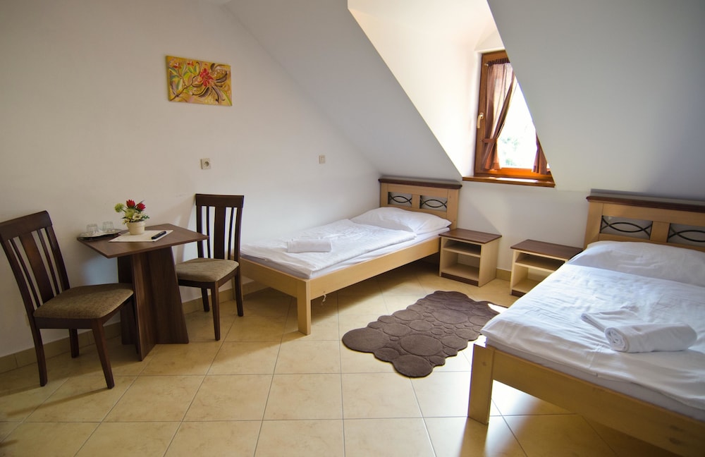 Suite, Multiple Beds, Mountain View photo 2