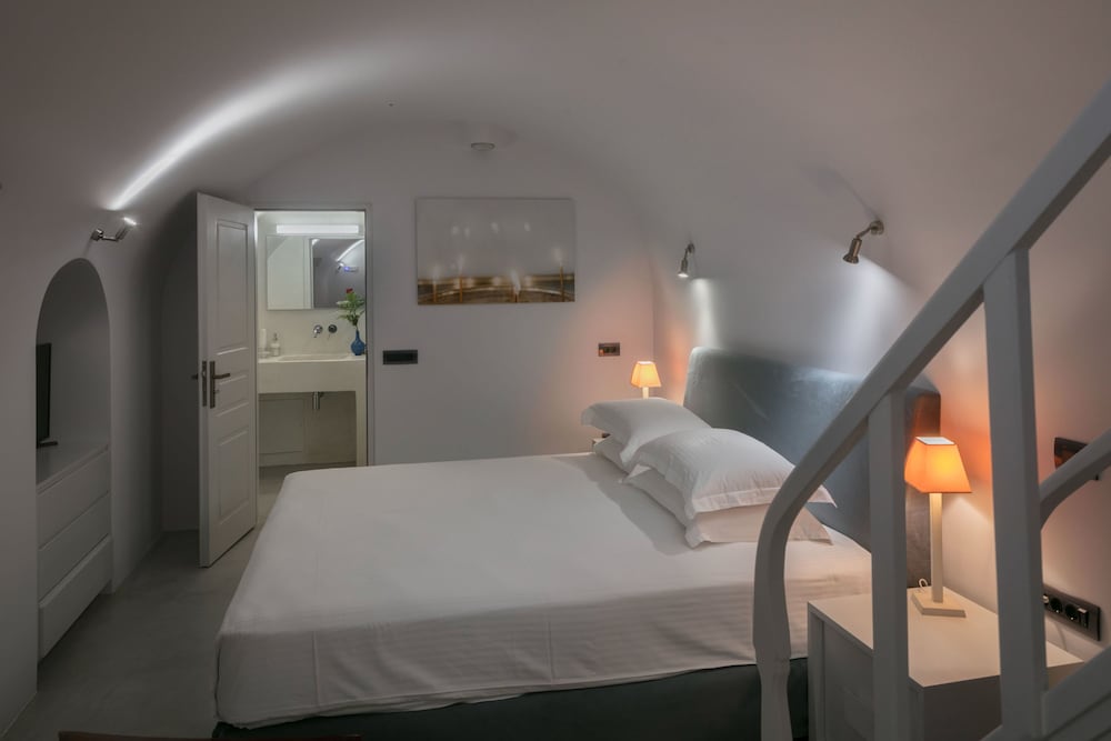 Villa (Dolce Far Niente) Jetted Tub Caldera View