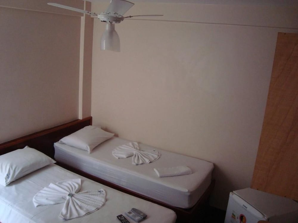 Quarto triplo econômico - com Ventilador