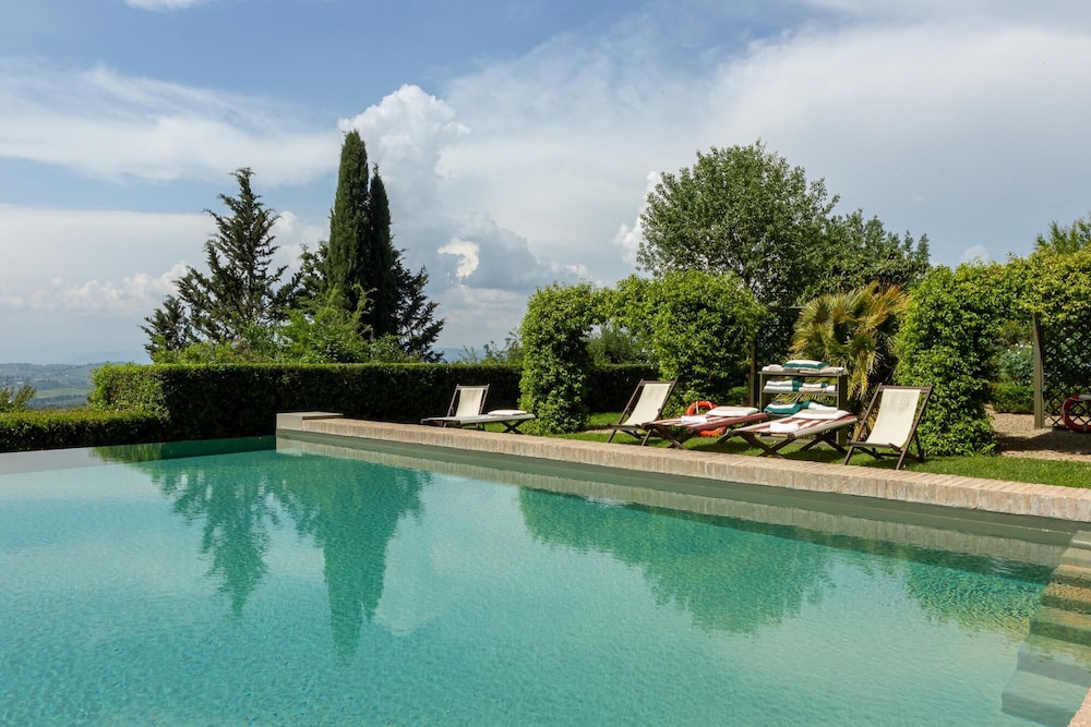Villa di Tizzano Luxurious Retreat in Paradise, Photo 67